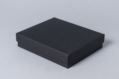Dāvanu kaste no krāsaina kartona 140x120x30  mm
